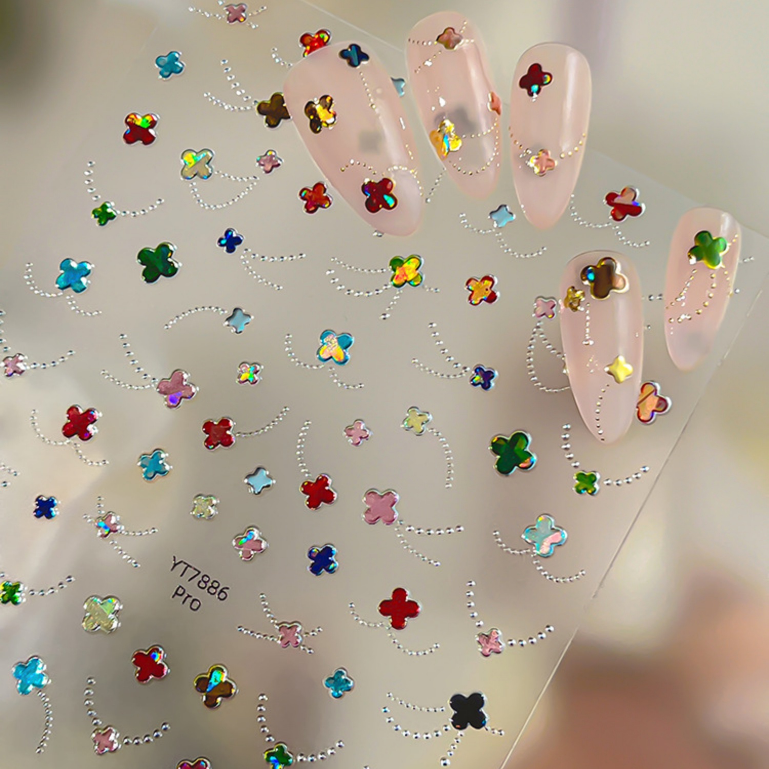 Nail Art Zelda - Renkli Holografik Dört Yapraklı Yonca 5D